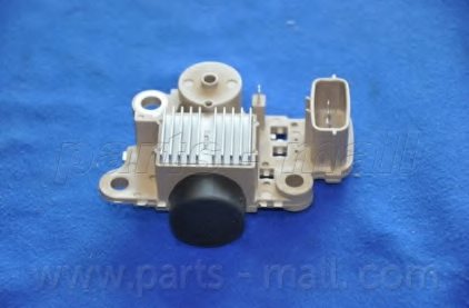 HYUNDAI 3737038300 Alternator Regulator